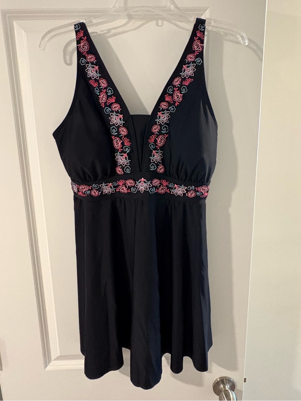 BloomChic Black Takini Top with Pink & Light Blue Floral Embroidery 14-16 NWT